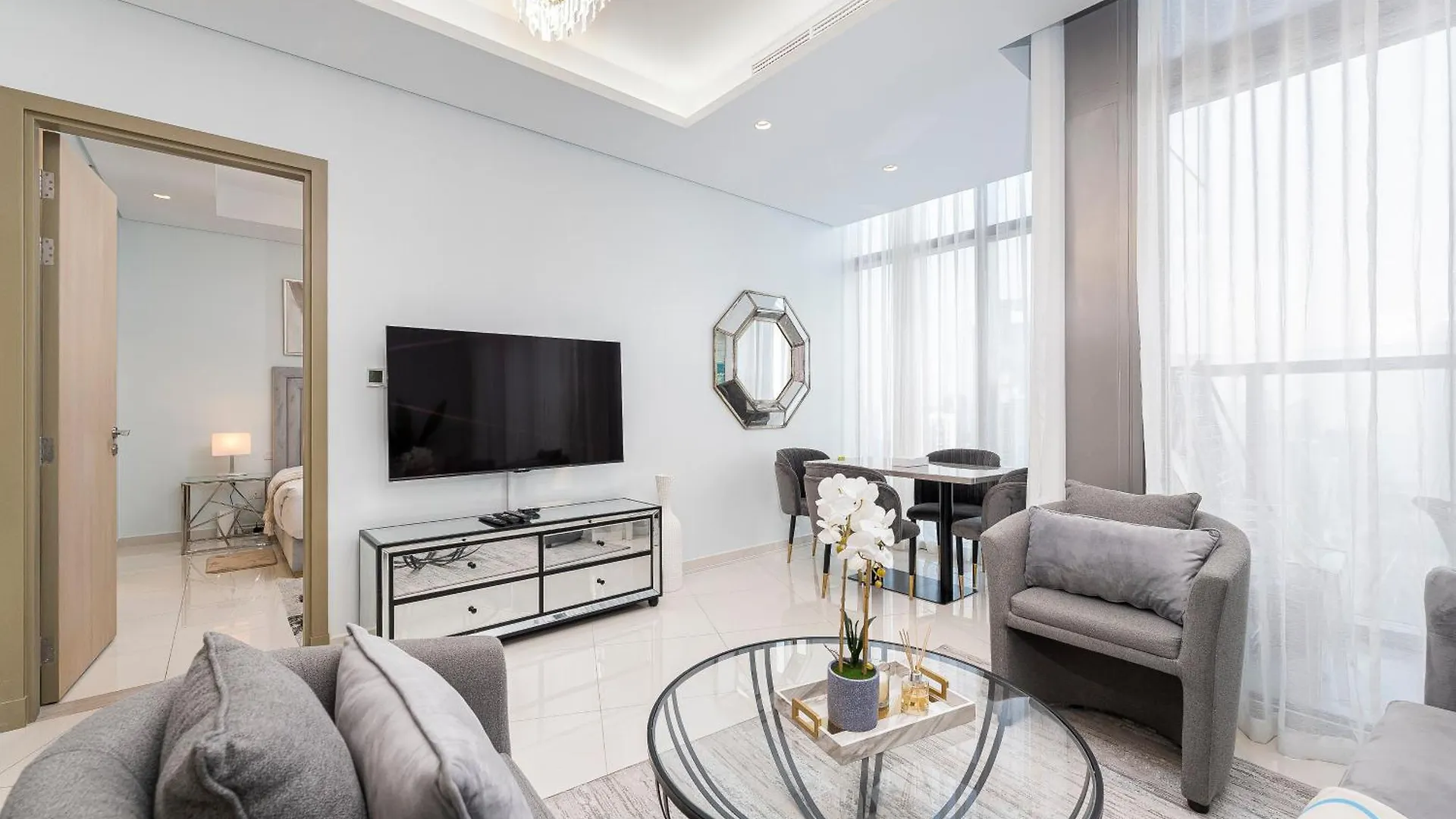 Luxurious 1Br In Paramount Tower Hotel & Residences, Business Bay By Deluxe Holiday Homes Dubai Apartment