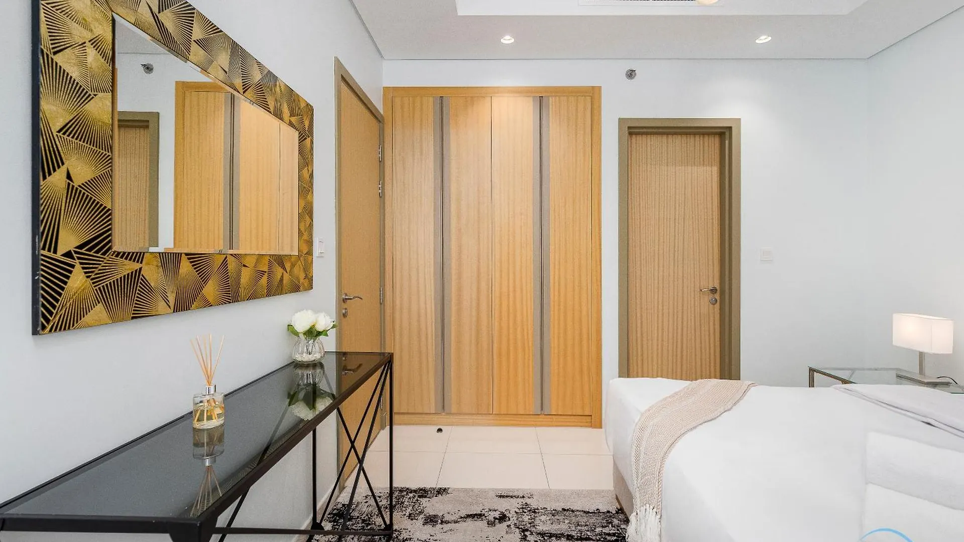 Luxurious 1Br In Paramount Tower Hotel & Residences, Business Bay By Deluxe Holiday Homes Dubai Apartment