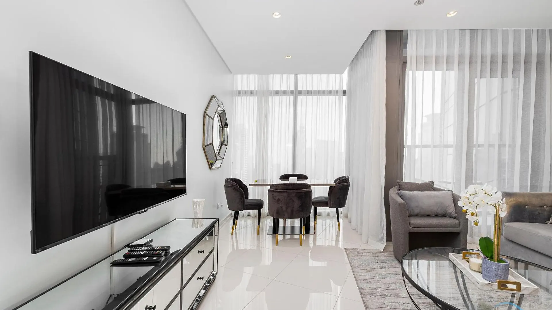 Luxurious 1Br In Paramount Tower Hotel & Residences, Business Bay By Deluxe Holiday Homes Dubai