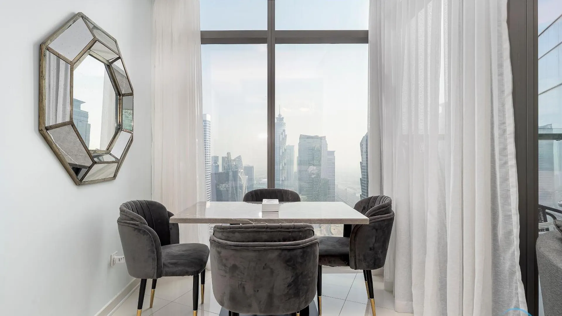 Apartment Luxurious 1Br In Paramount Tower Hotel & Residences, Business Bay By Deluxe Holiday Homes Dubai